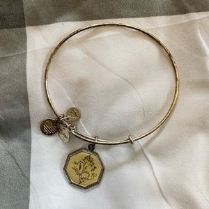 Alex and Ani Sweet Pea bracelet